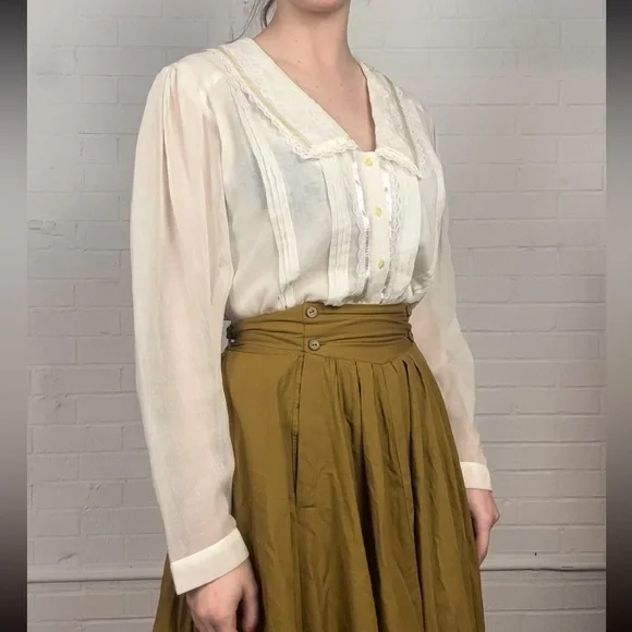 Vintage Gunne Sax Button Up Top with Lace Collar - Picture 2 of 8